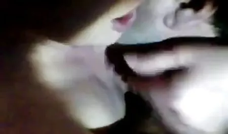 Amatir Pesta seks dengan Ibu rumah bokep chubby asian tangga yang mendambakan kontol
