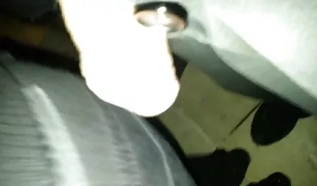 Sudut pandang bokep asian di bus pertama ngentotin orang remaja Taylor