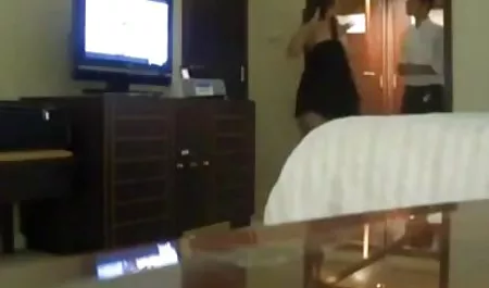 Lady Sonia Dan Temannya Berambut Merah asian sex masturbasi Di Lingerie Untuk Bermain