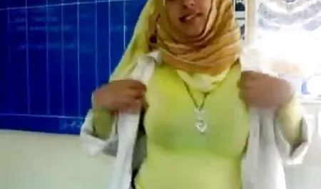 Milf, Nina Hartley bokep asian tanpa sensor pada wajahnya setelah mengendarai hitam dick