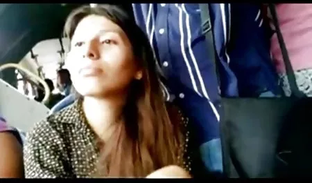 Kaki Yankees Leah bokep asian indo bintang Keriting menggosok jari-jarinya