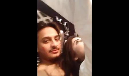 Tato montok cewek bokep online asian seksi bermain dengan Dildo pada periskop.